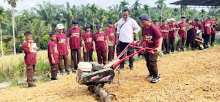 Tanamkan Minat Bertani Sejak Dini, SD Islam Uswatun Hasanah Kunjungi IP2MP BBRMP Jambi