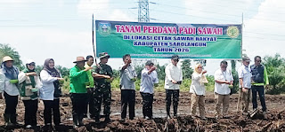 Dorong Swasembado Pangan, BRMP Jambi dan Wakil Bupati Sarolangun Tanam Perdano CSR