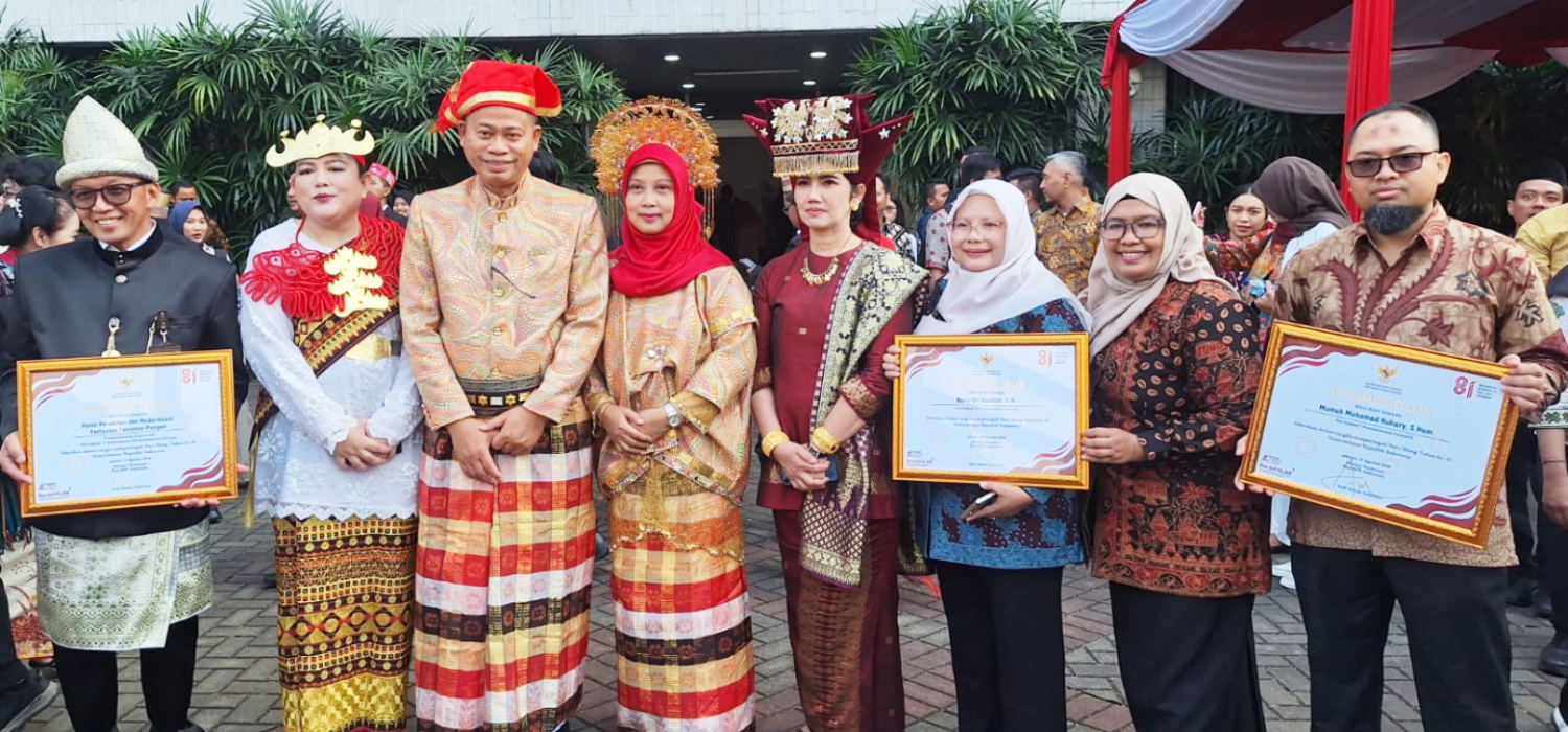 Kado Merah Putih dari Rak Buku: Pustakawan BRMP Jambi Tembus Podium Nasional Kementan
